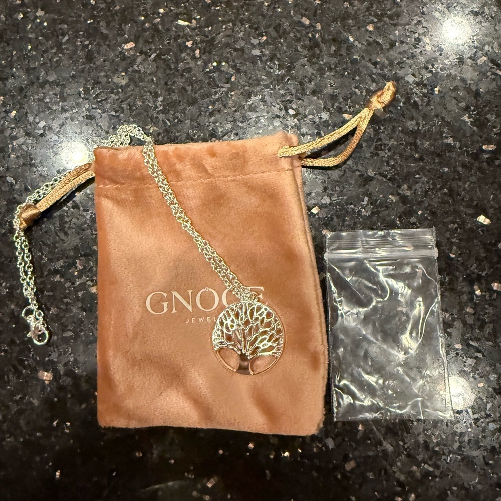 GNOCE New in bag silver metal tree of life necklace. #treeoflife #necklace
